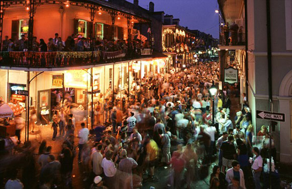 bourbon-street-crowd